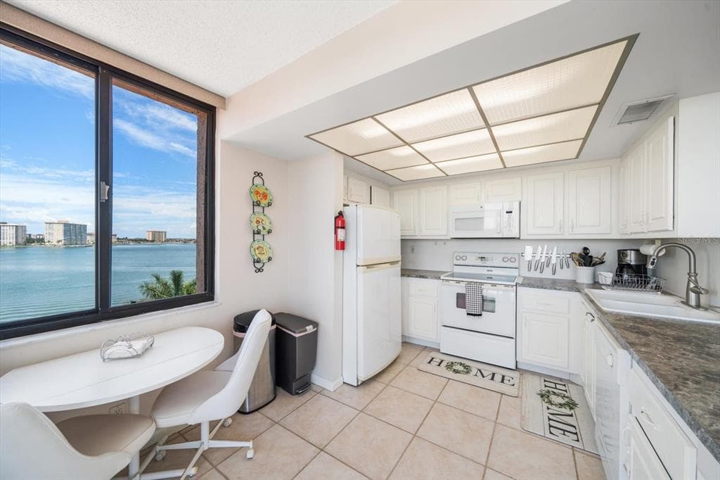 6218 PALMA DEL MAR BOULEVARD S 606 photo 6
