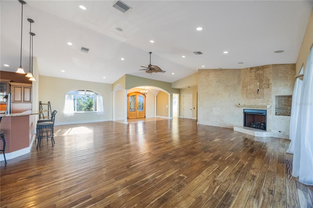 736 PRUITT DRIVE photo 8