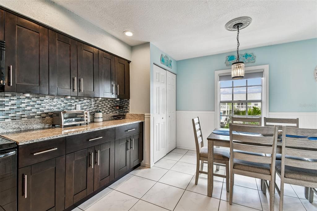 5116 BEACH DRIVE SE D photo 16