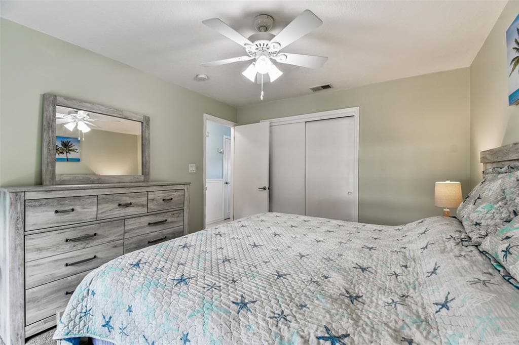 5116 BEACH DRIVE SE D photo 24