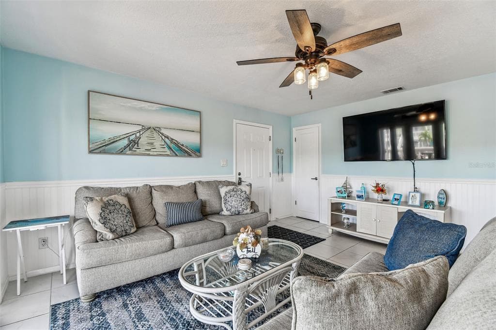 5116 BEACH DRIVE SE D photo 8