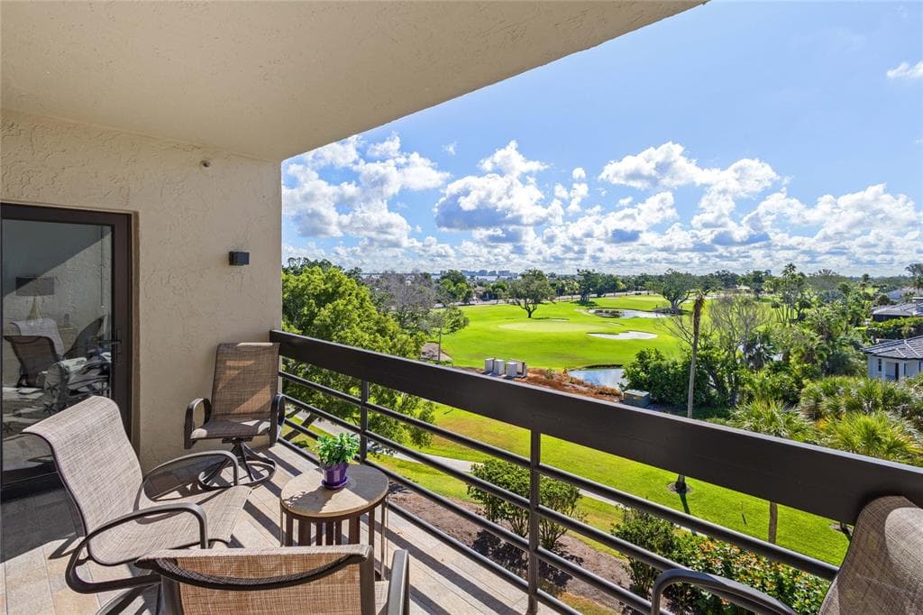 1065 GULF OF MEXICO DRIVE 402 photo 4