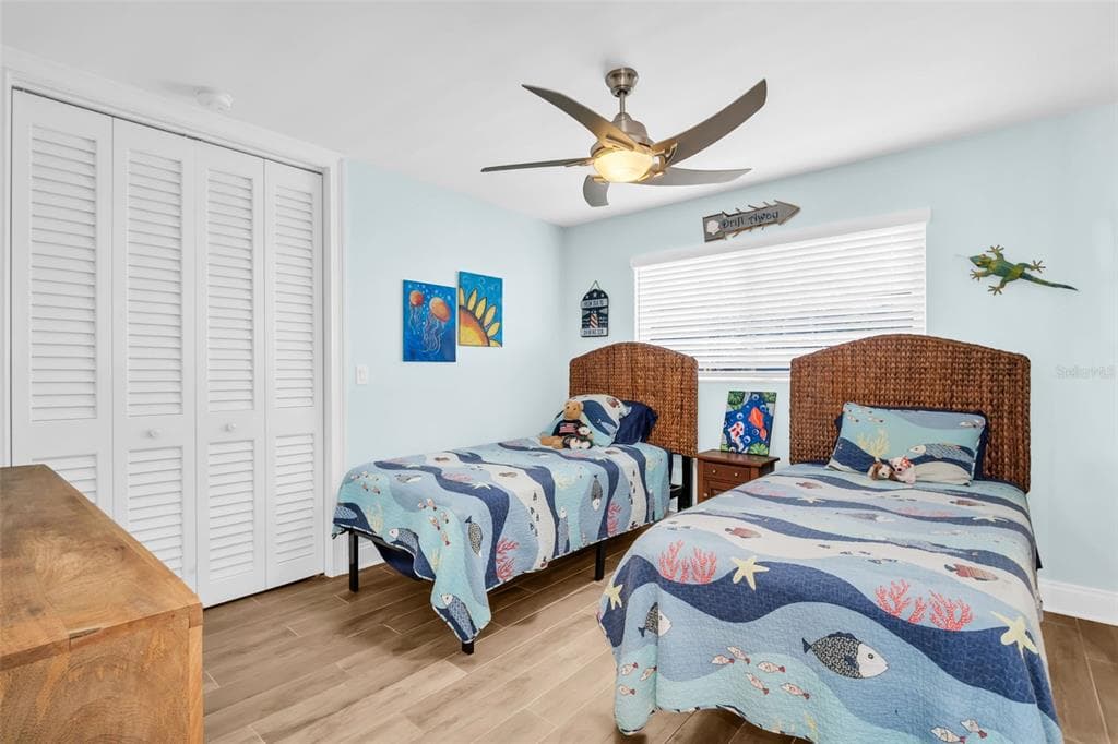 1100 FRIENDLY WAY S photo 25