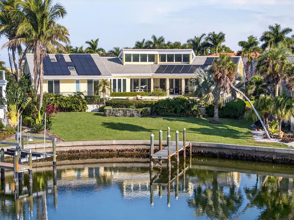 1571 HARBOR CAY LANE photo 1