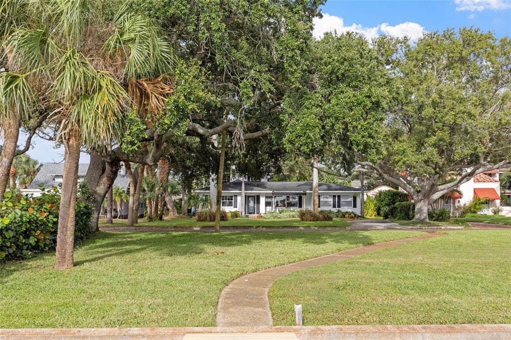 311 SUNSET DRIVE N photo 12
