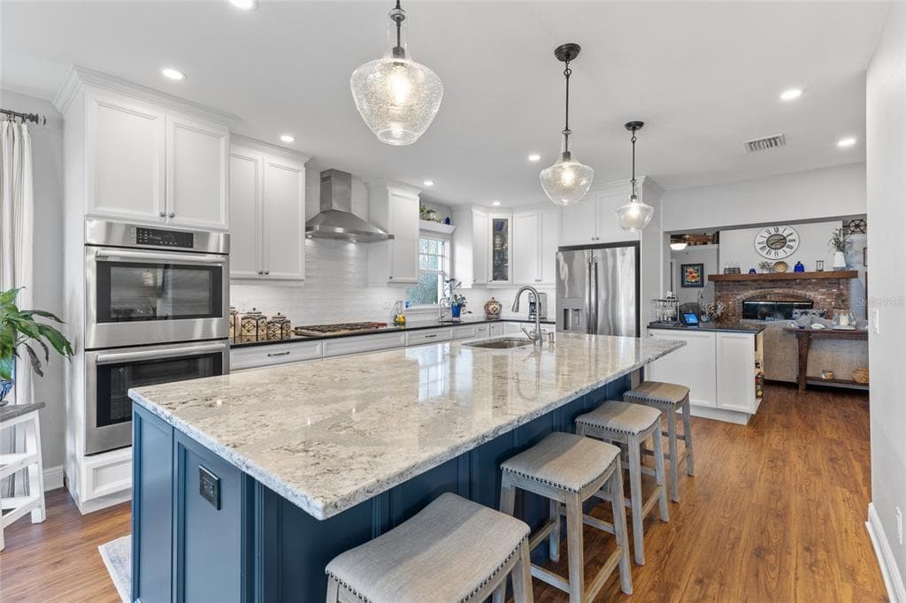 311 SUNSET DRIVE N photo 7