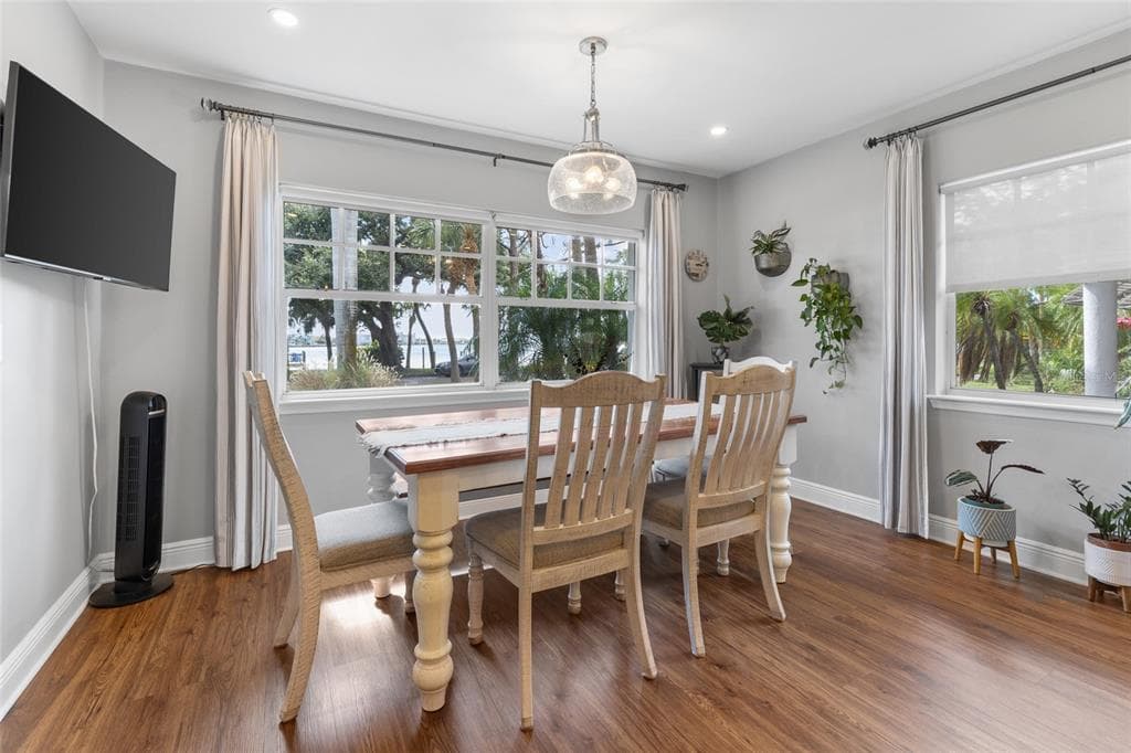 311 SUNSET DRIVE N photo 20
