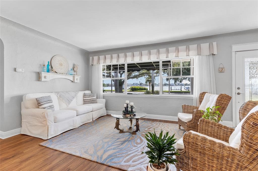 311 SUNSET DRIVE N photo 25