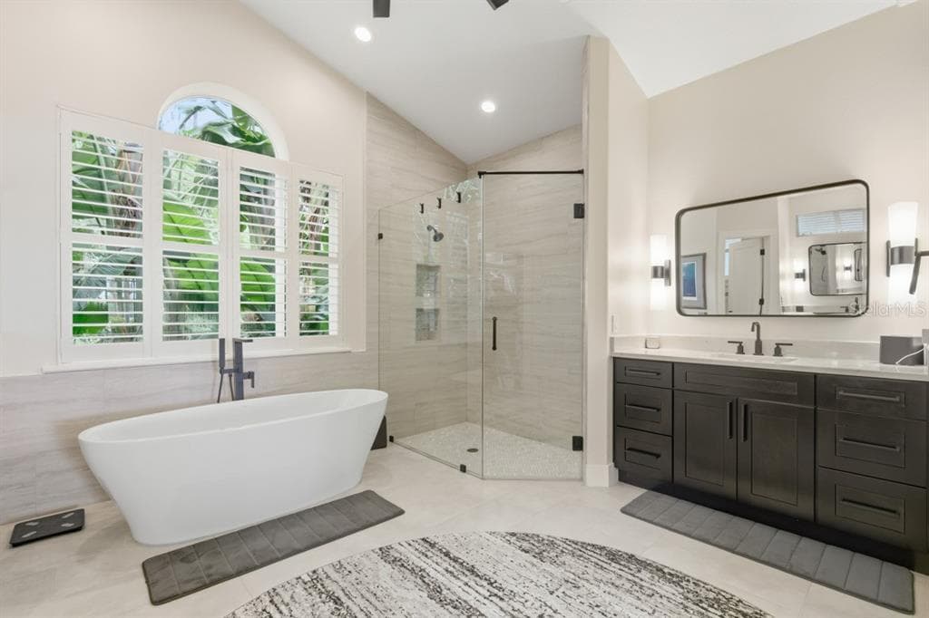 4733 CHULUOTA ROAD photo 11