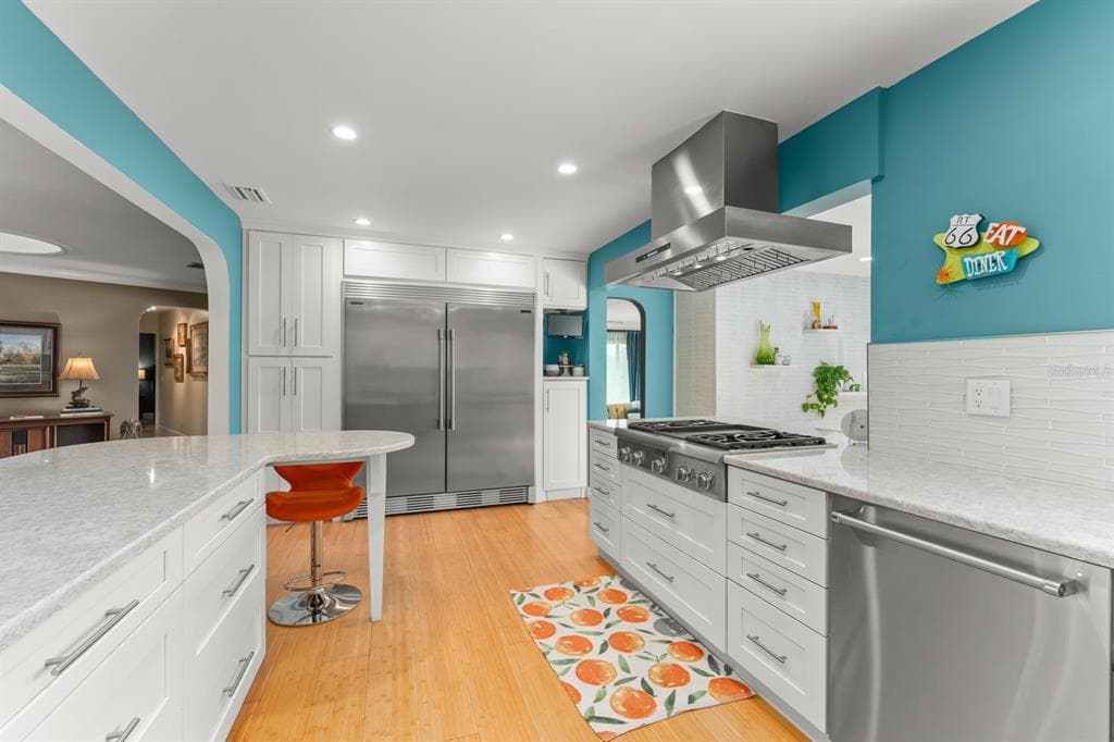 2422 TOPPING PLACE photo 20