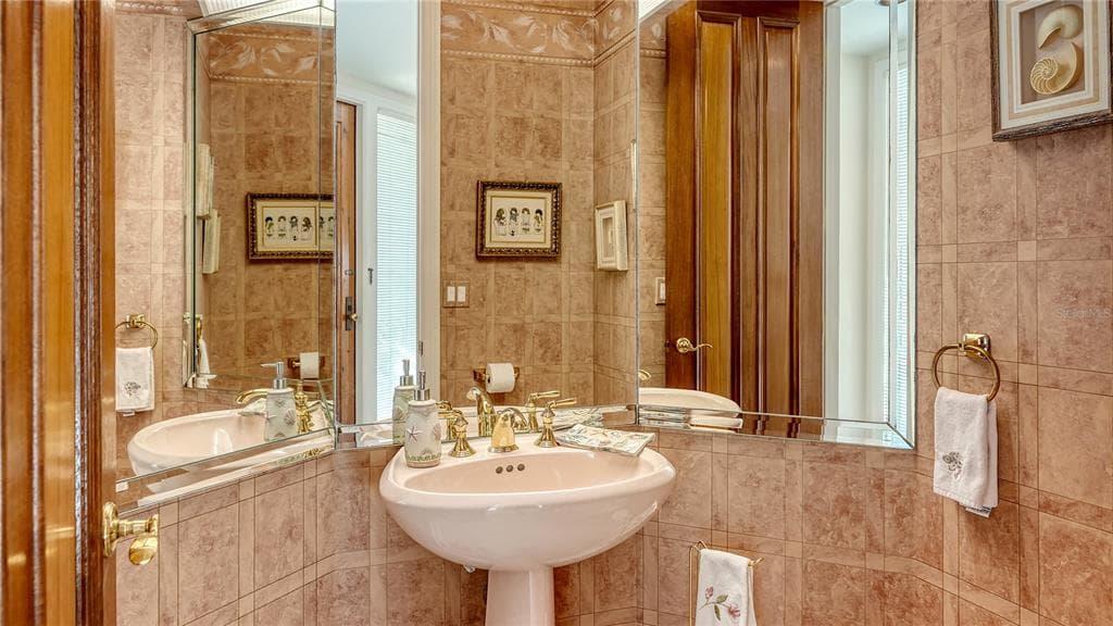 350 GULF OF MEXICO DRIVE 211 photo 11
