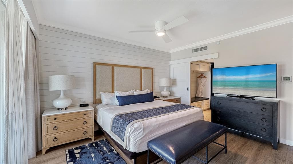 240 SANDS POINT ROAD 4205 photo 12