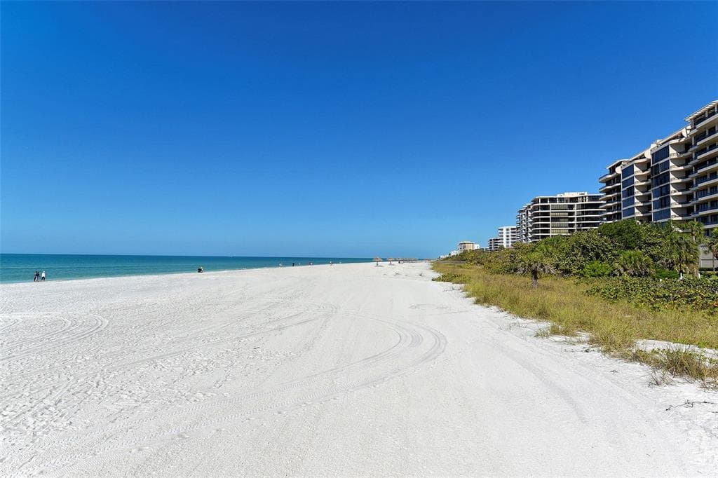 240 SANDS POINT ROAD 4205 photo 18