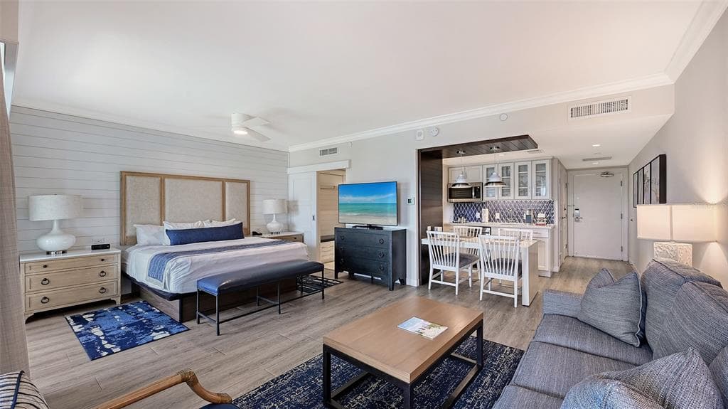 240 SANDS POINT ROAD 4205 photo 11