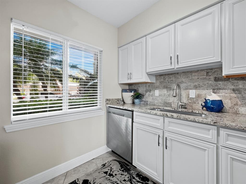4825 GULF OF MEXICO DRIVE 105 photo 10