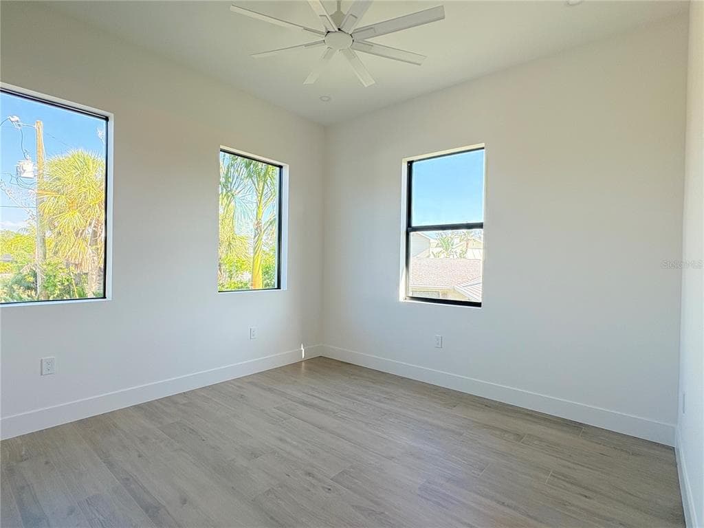 276 ISLAND CIRCLE photo 24