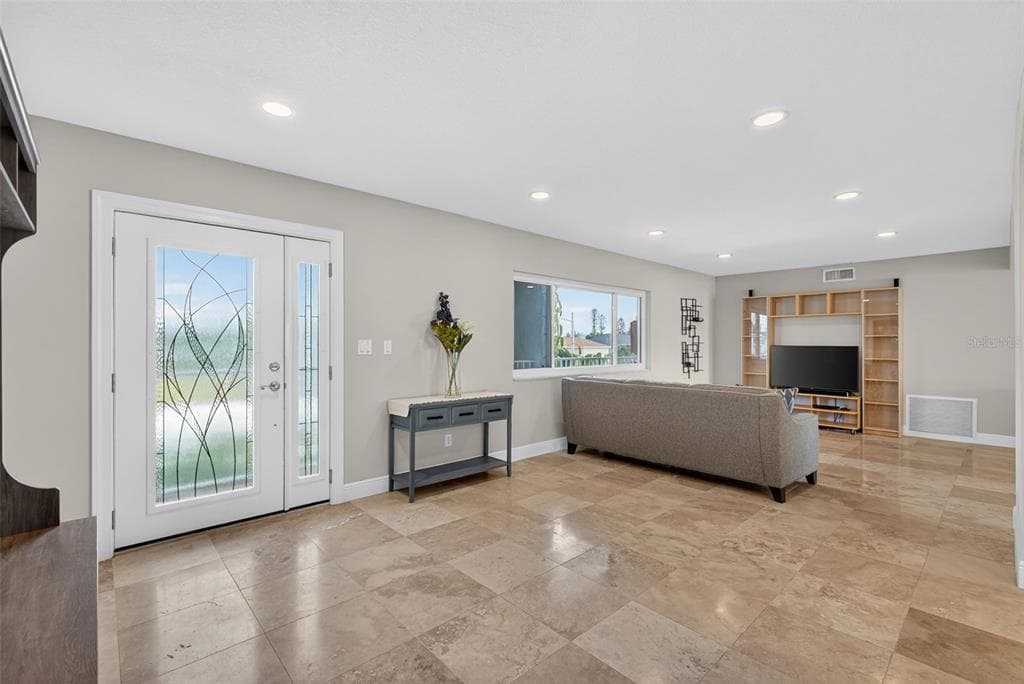 800 MADONNA BOULEVARD 1 photo 7