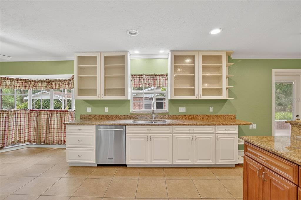 1502 AZALEA STREET photo 24