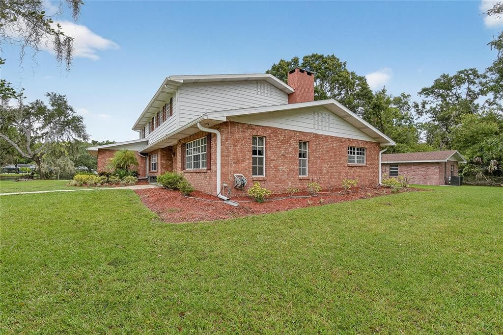 1502 AZALEA STREET photo 8