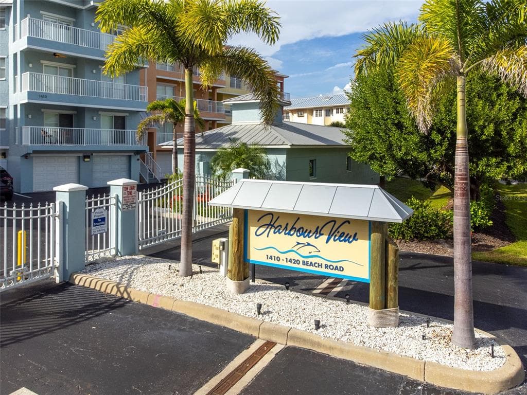 1420 BEACH ROAD #204 4