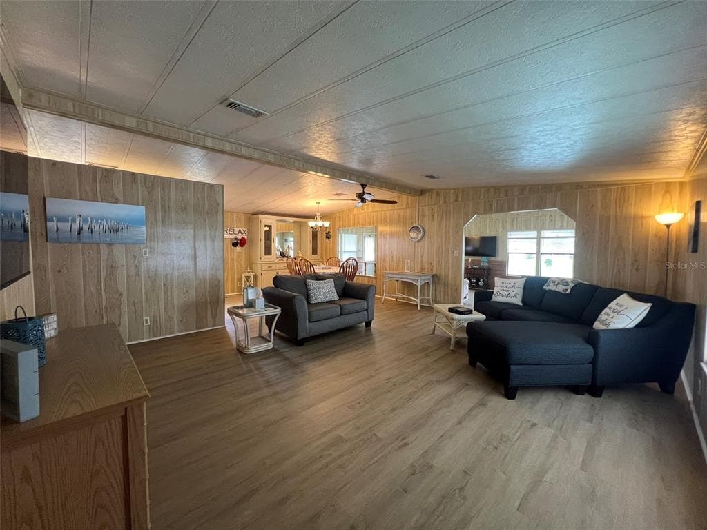 2055 S FLORAL AVENUE 133 photo 16