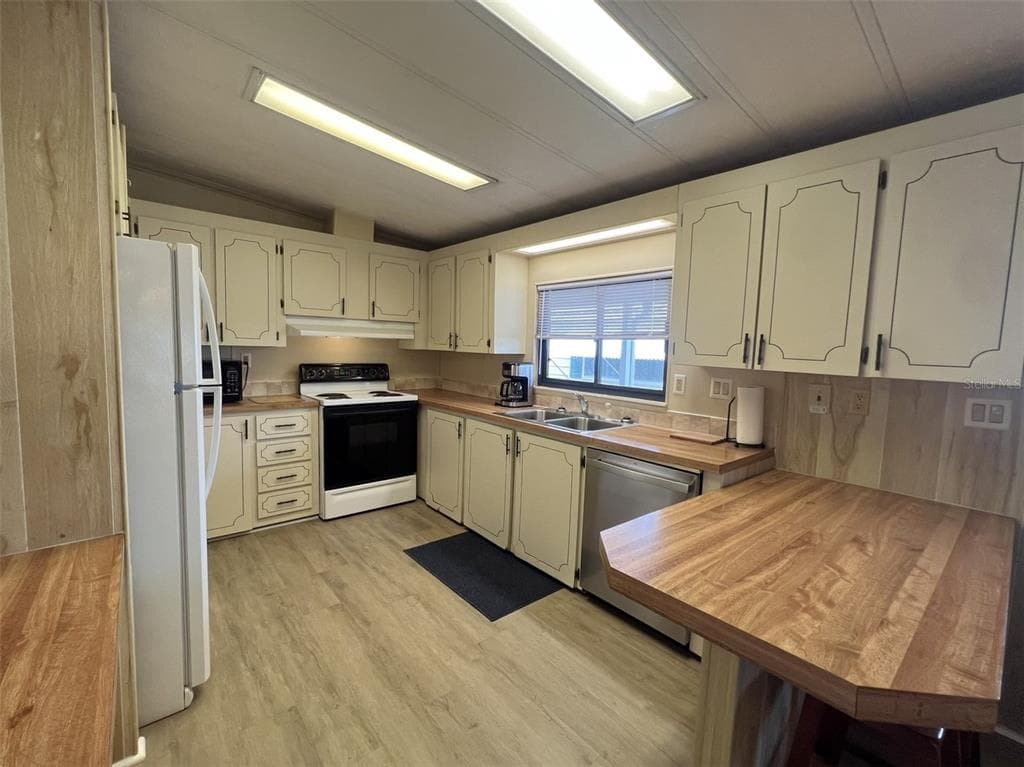 2055 S FLORAL AVENUE 133 photo 8