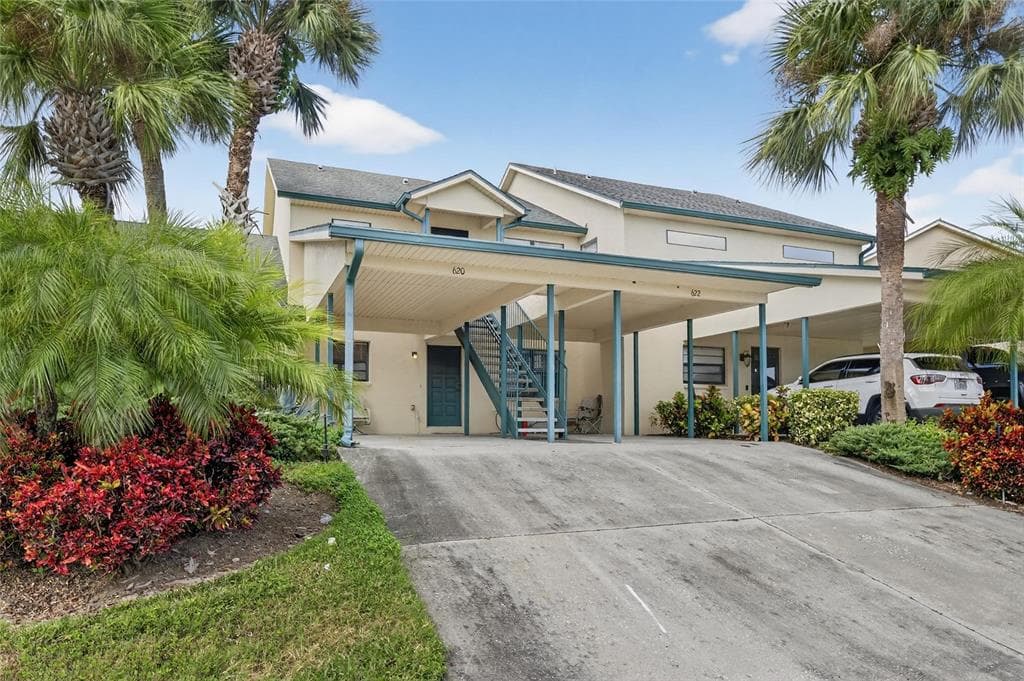 620 YARDARM DRIVE #10 3