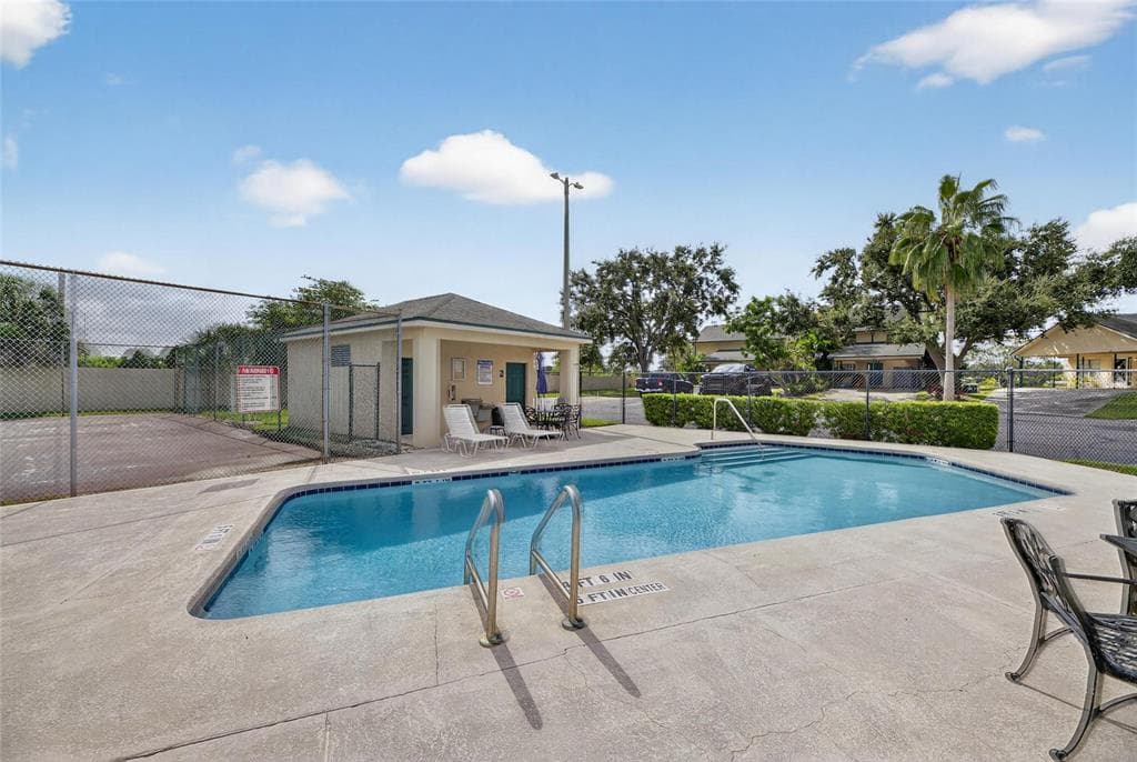 620 YARDARM DRIVE #10 5