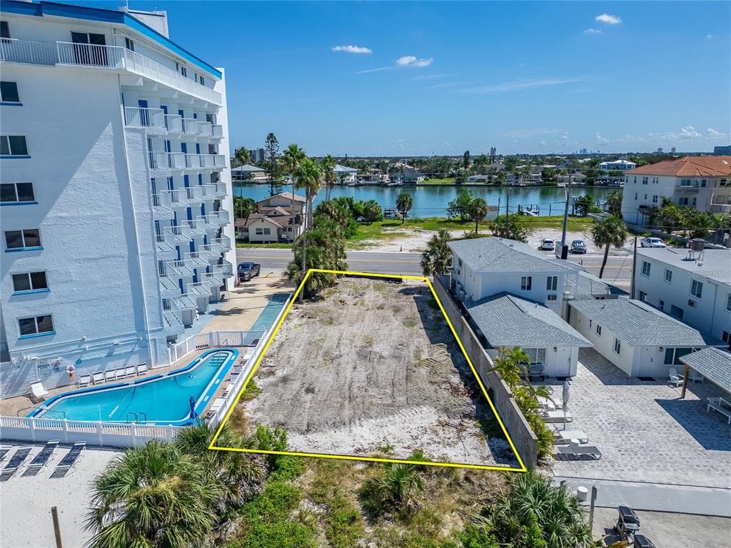 10178 GULF BOULEVARD photo 8