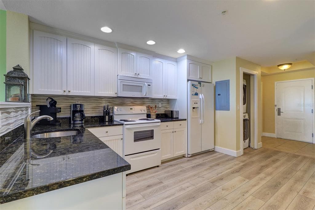 399 2ND STREET 716 photo 18