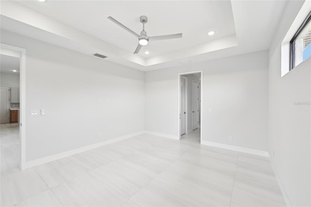 9516 PRESIDENT CIRCLE photo 16