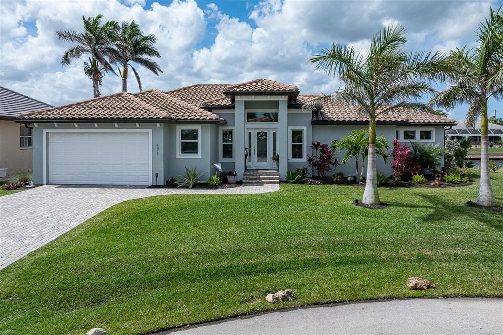 571 PORT BENDRES DRIVE photo 2