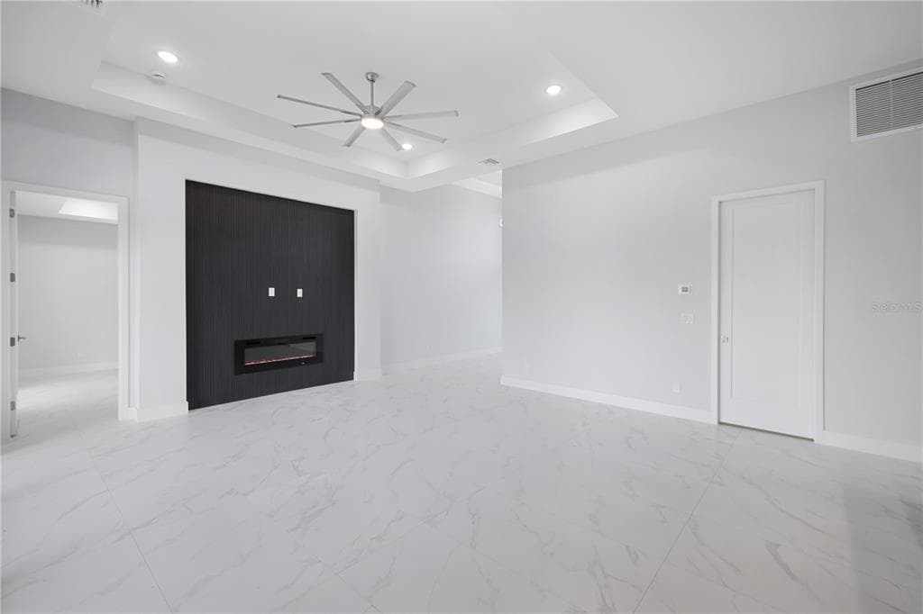 10123 BOYLSTON STREET photo 6