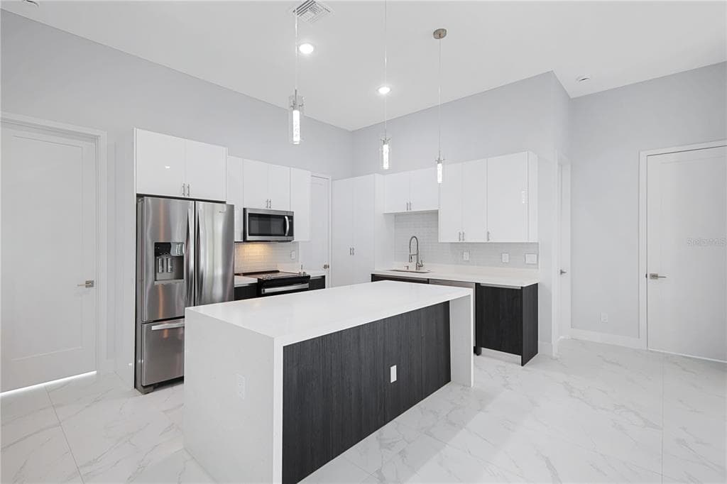 10123 BOYLSTON STREET photo 9