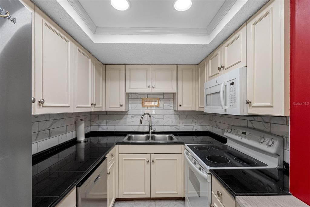 13336 GULF BOULEVARD 101 photo 10