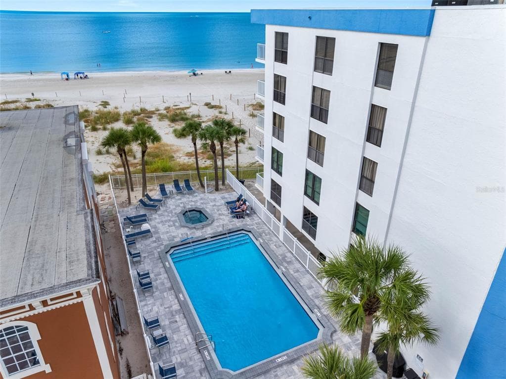 13336 GULF BOULEVARD 101 photo 18