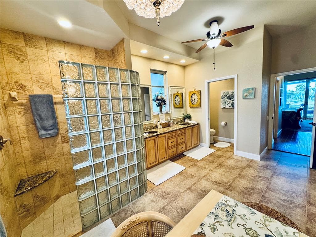 1024 SAN MATEO DRIVE photo 23