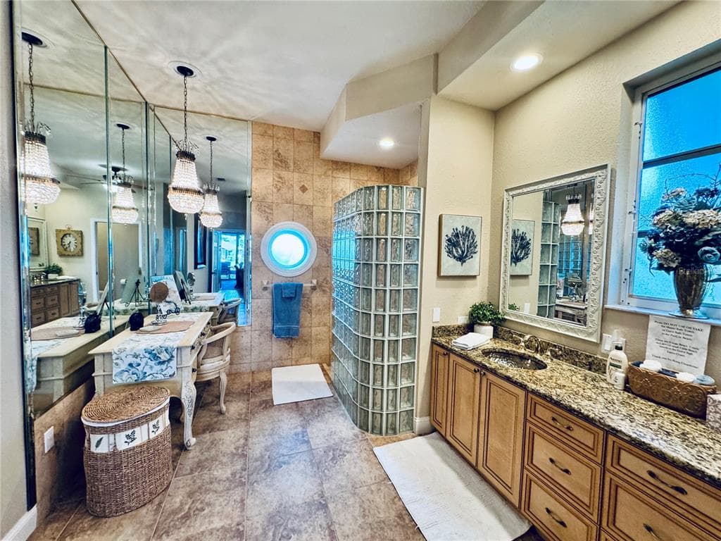 1024 SAN MATEO DRIVE photo 22