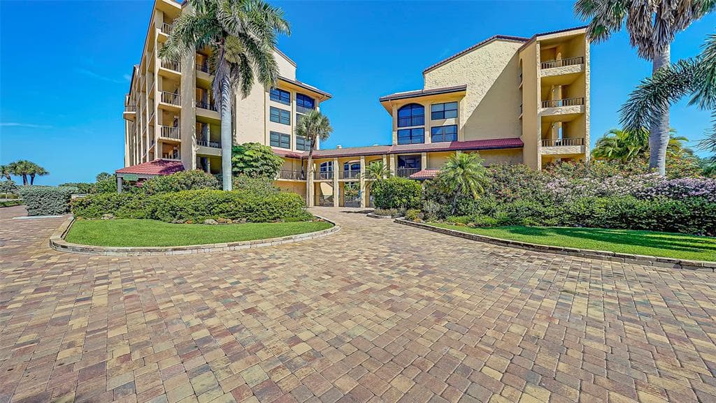 8710 MIDNIGHT PASS ROAD #405 4