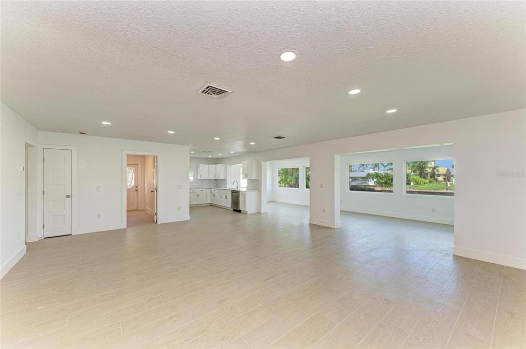 4412 DOLPHIN LANE photo 9