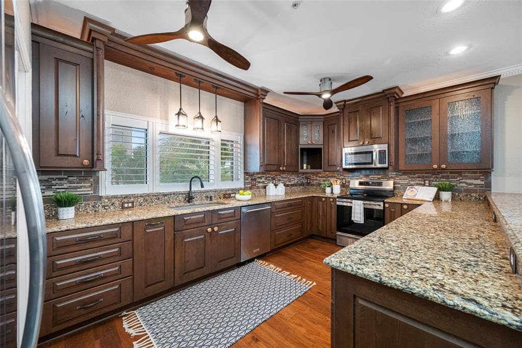 8575 SUNSET COURT photo 23
