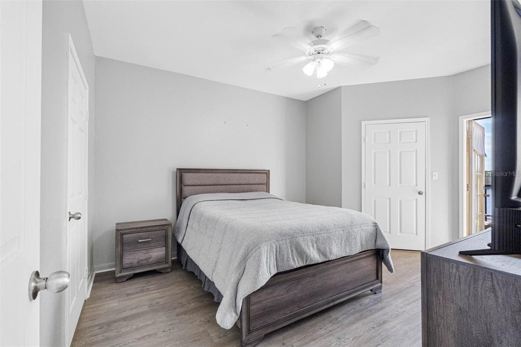 4343 BAYSIDE VILLAGE DRIVE 104 photo 23