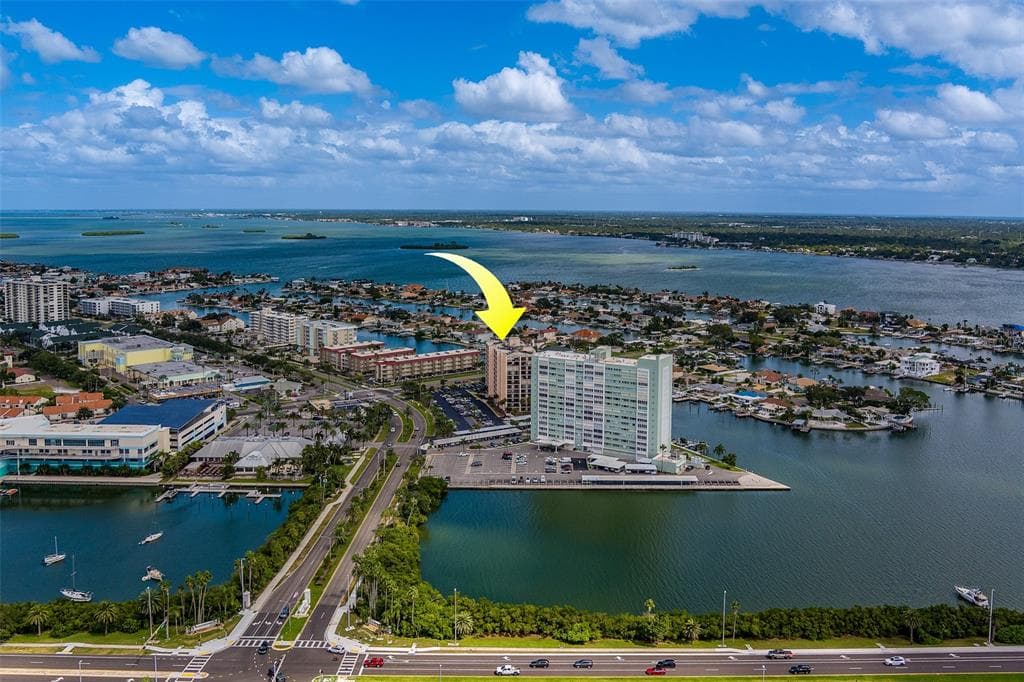 51 ISLAND WAY 101 photo 19