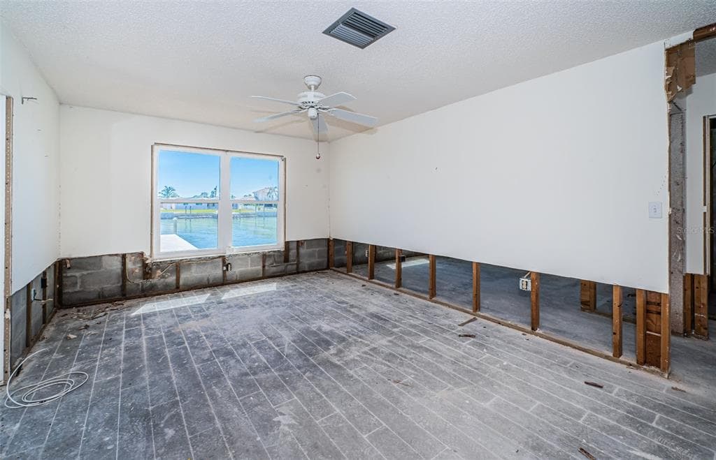 755 CAPRI BOULEVARD photo 17