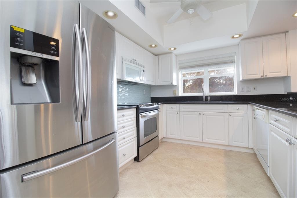 1200 COUNTRY CLUB DRIVE 1101 photo 11
