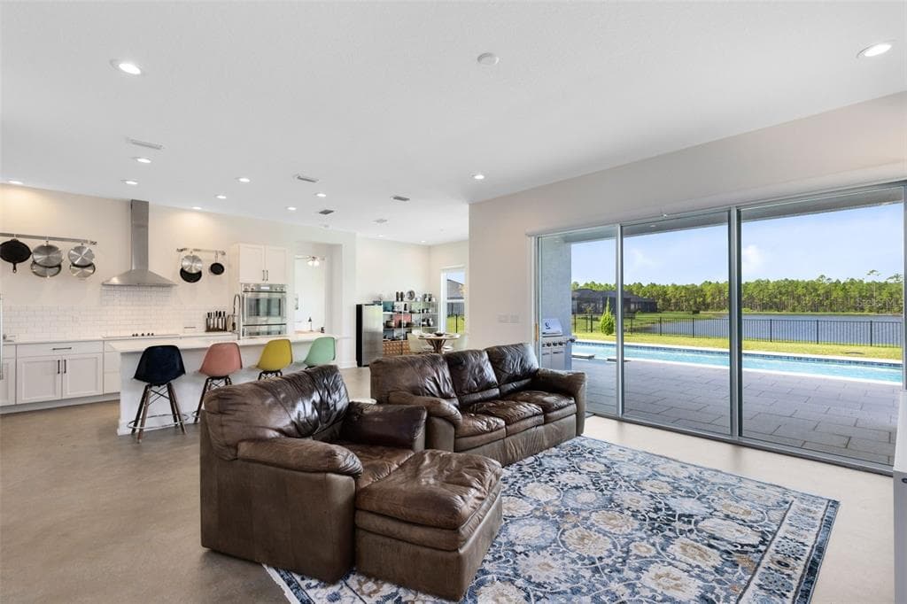 513 MOSAIC BOULEVARD photo 8