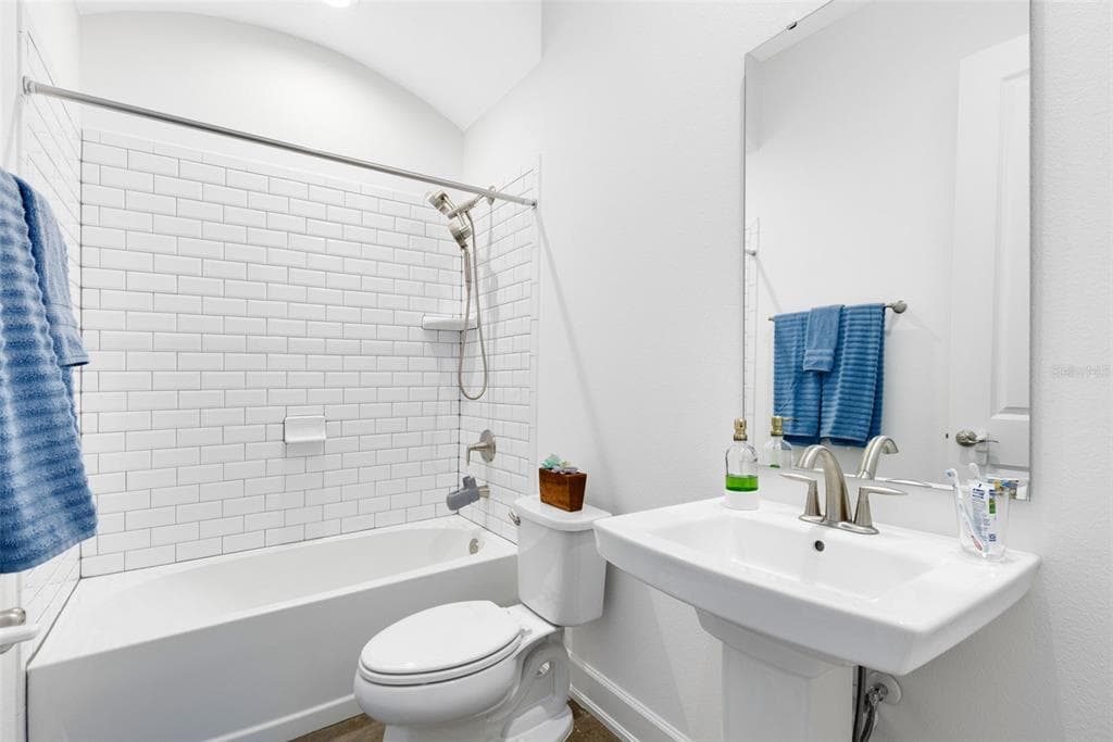 513 MOSAIC BOULEVARD photo 21