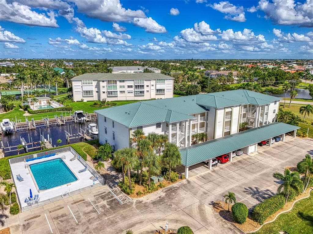 130 BREAKERS COURT 221 photo 2