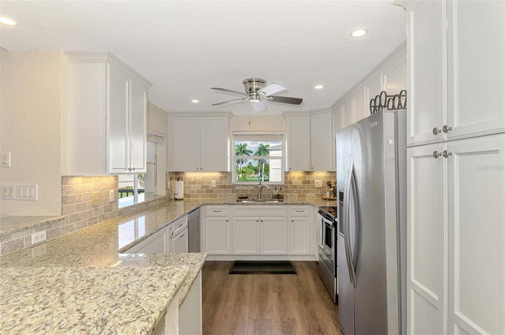 130 BREAKERS COURT 221 photo 22
