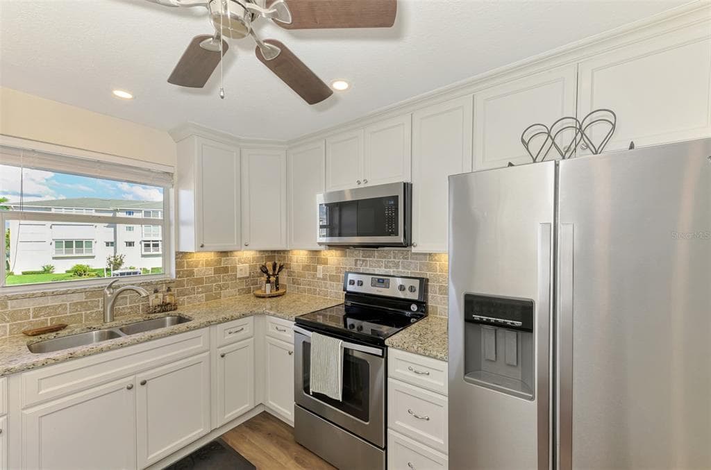 130 BREAKERS COURT 221 photo 24
